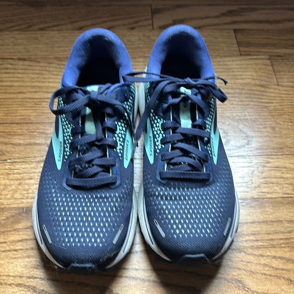 REDUCED - GHOST 14 Neutral Sneakers by Brooks Size 9 - Picture 2 of 5